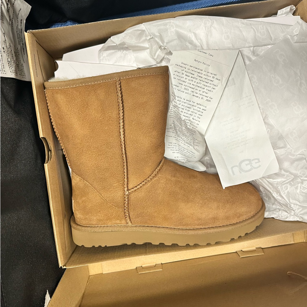 UGG Classic Shortie II